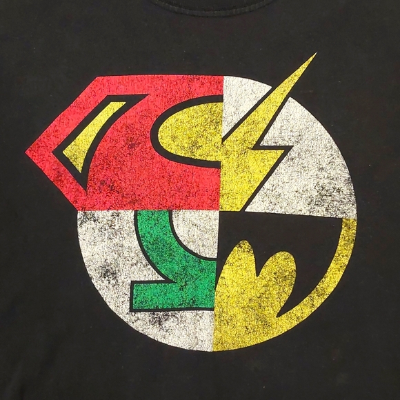 DC Comic Multi-Superhero Emblem Shirt Black Medium 100% Cotton Short Sleeve - Picture 2 of 3